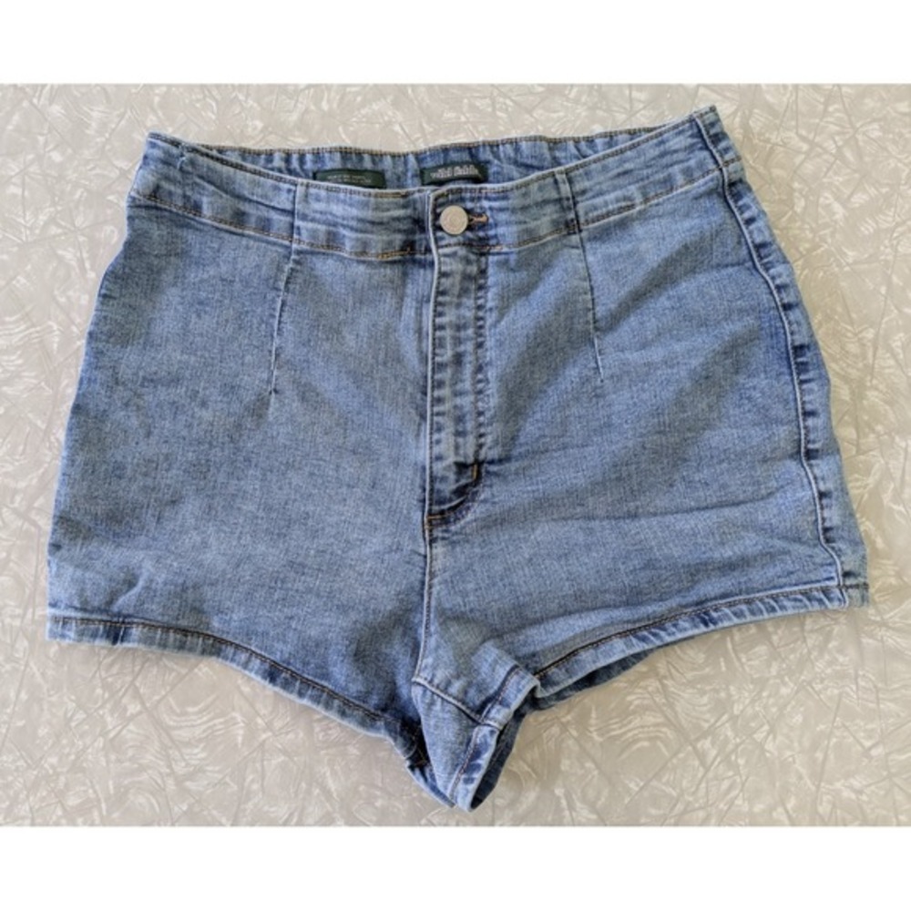 Wild‎ Fable Women's 12 Denim Jean Shorts Light Wash